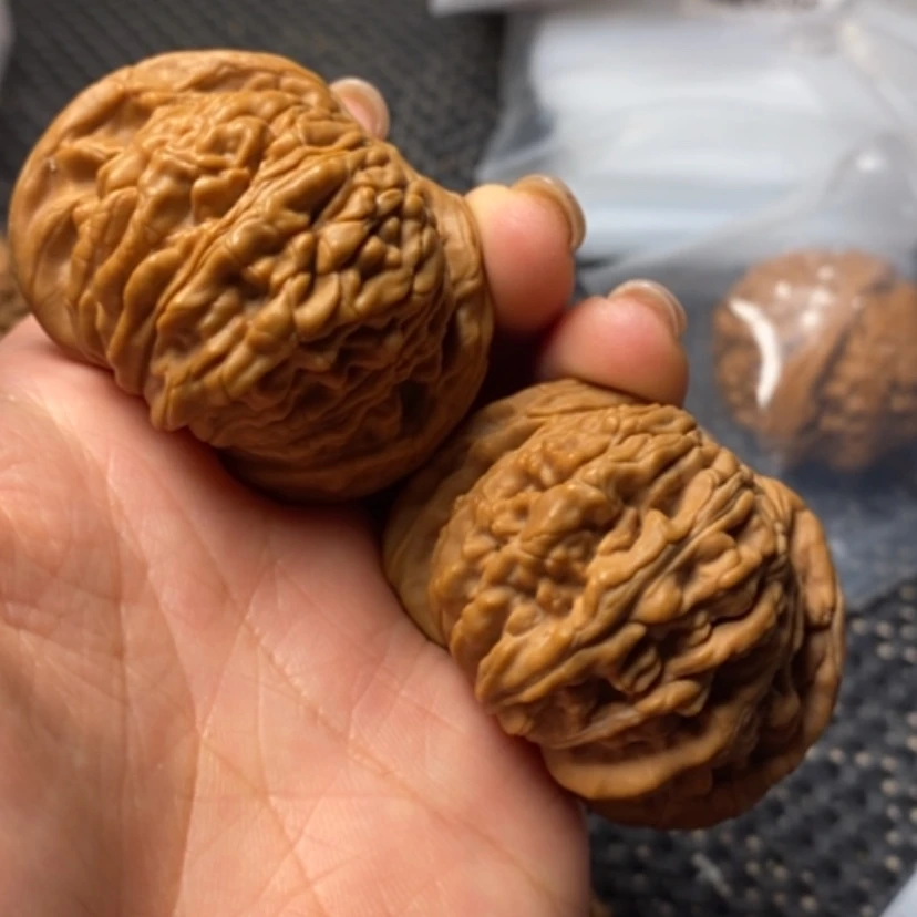 【闪购商品】文玩核桃吊坠阿*！