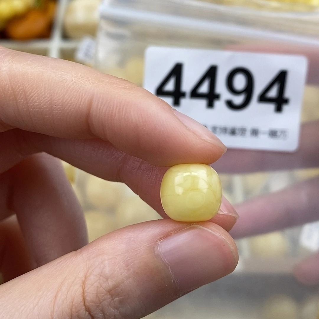 蜜蜡未镶嵌珠宝奇石11.2