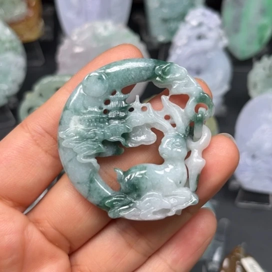 翡翠未镶嵌颈饰翡翠