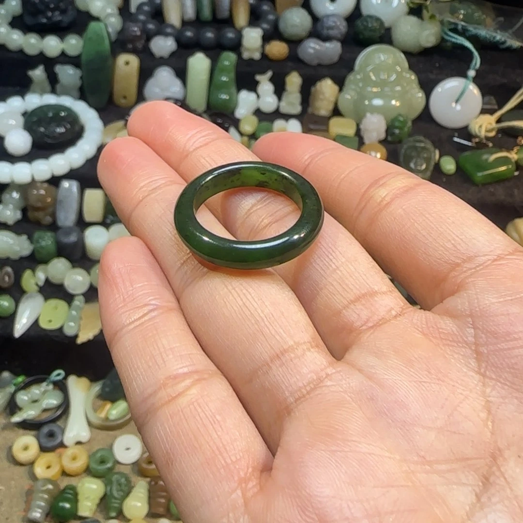 和田玉颈饰未镶嵌?****亮