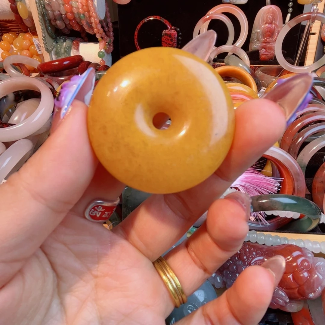 未镶嵌手镯石英质玉