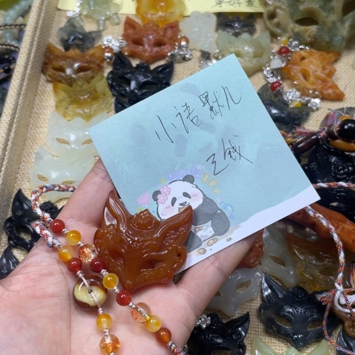 小***儿蛇纹石玉合金颈饰