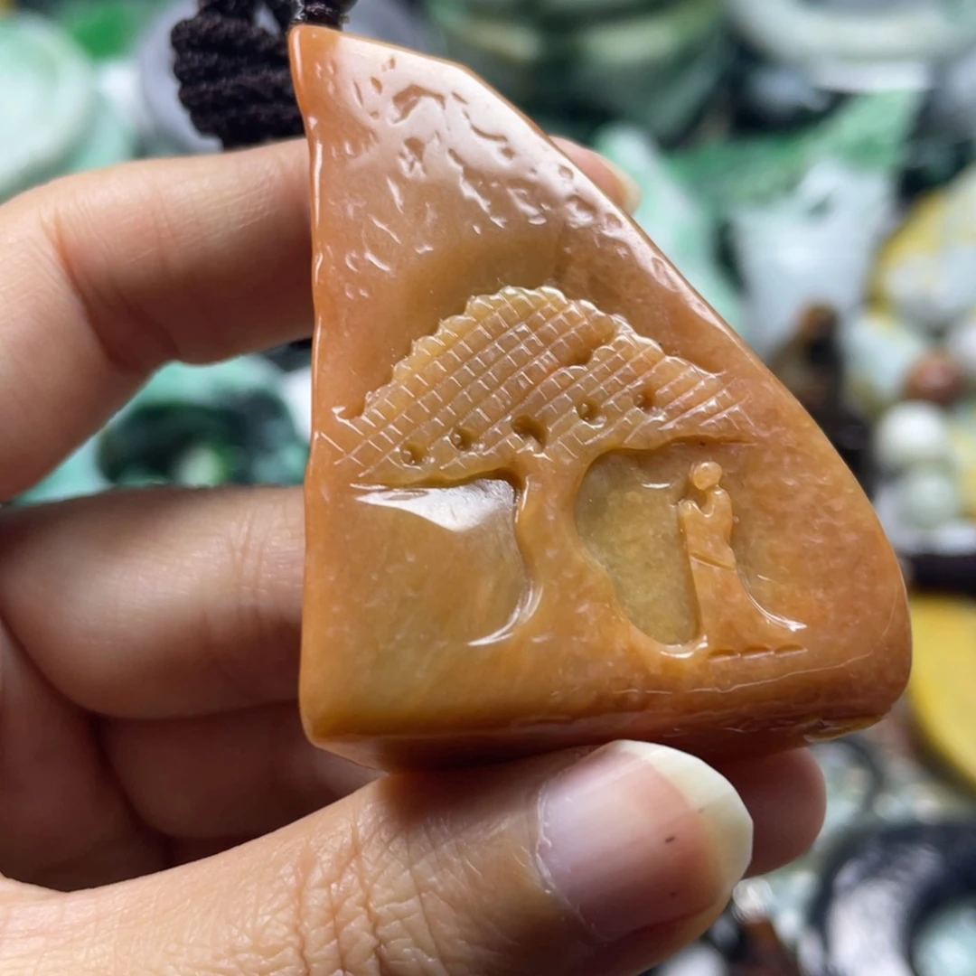 翡翠未镶嵌颈饰牌子