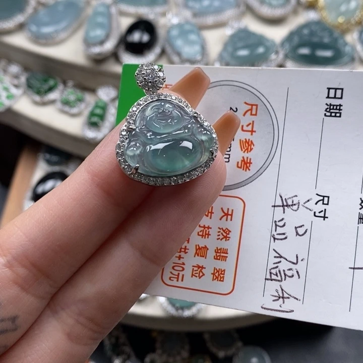 翡翠颈饰未镶嵌翡翠