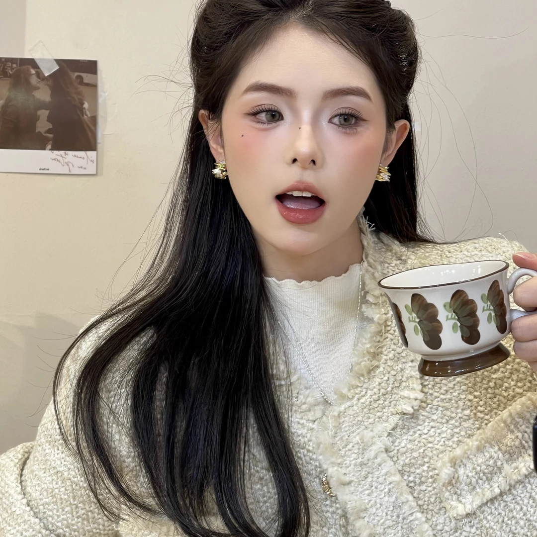 W897金色质感耳钉百搭时尚气质小众个性甜美小巧