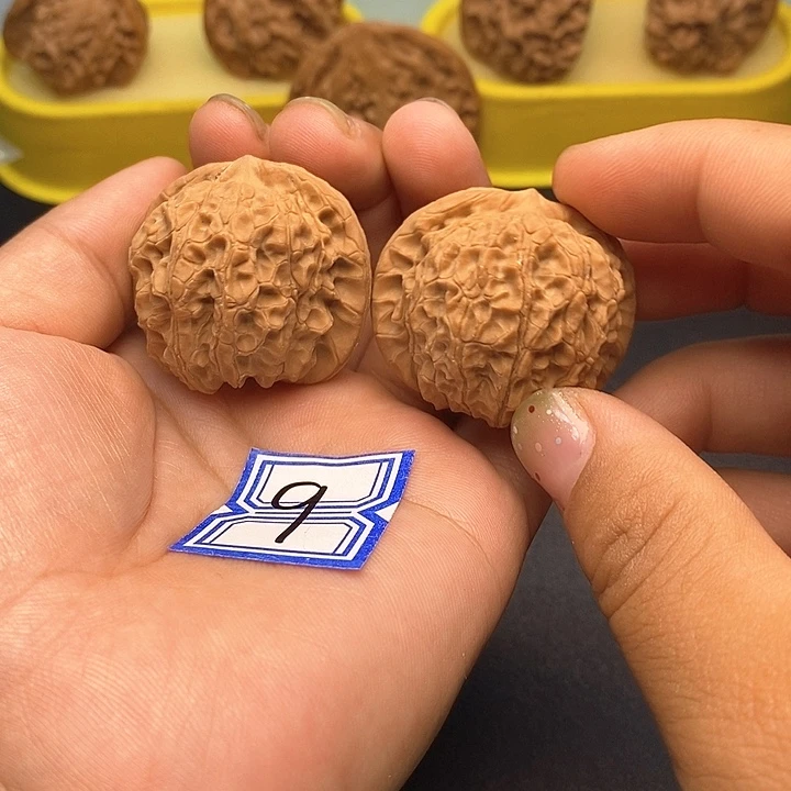 文玩核桃把件47血麒麟