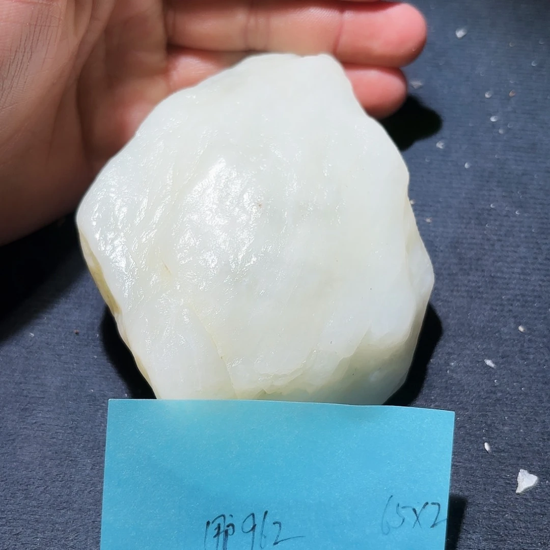 用***1和田玉未镶嵌珠宝奇石