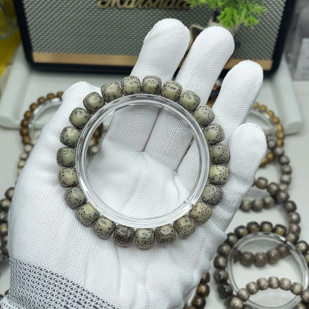 星月菩提手串10mm 绿冰侧留白