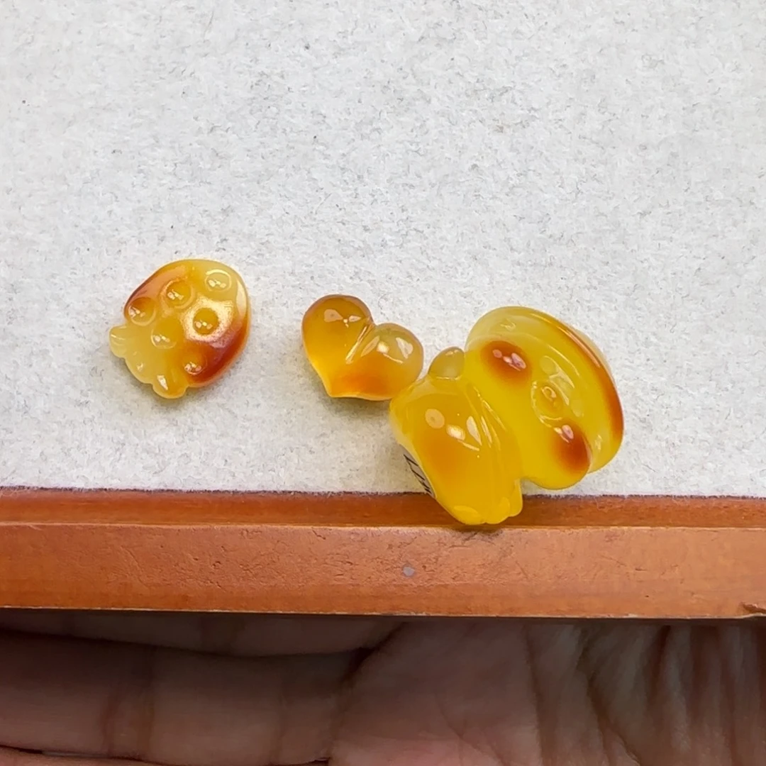 琥珀颈饰未镶嵌琥珀