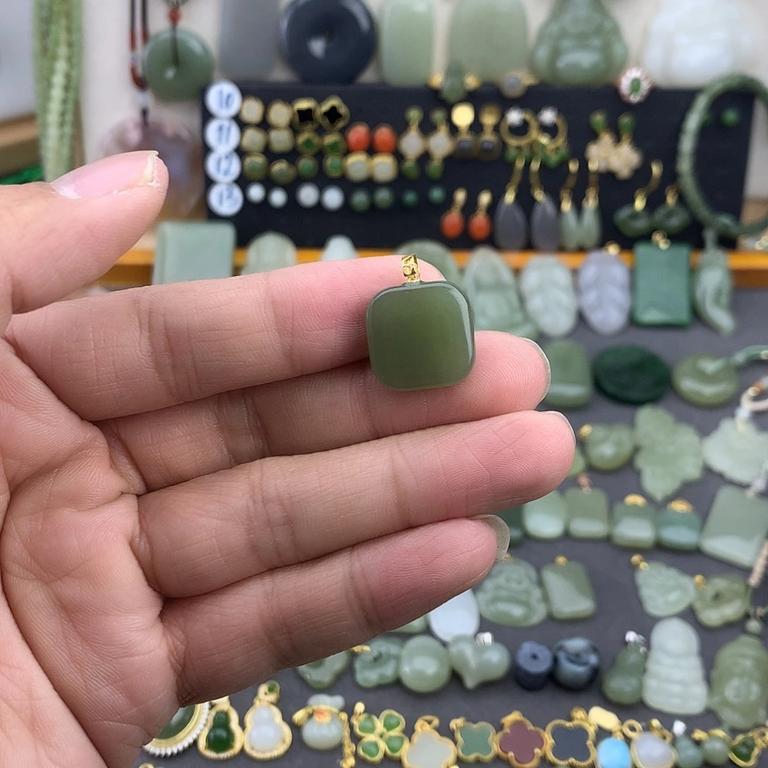 和田玉18K金镶嵌吊坠(不含链)