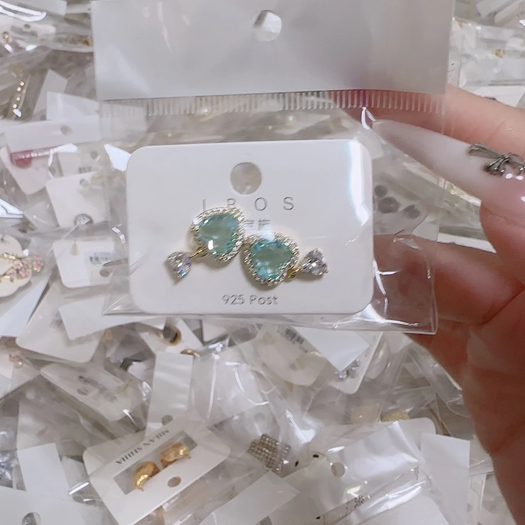 凊****铜合金锆石925银耳环