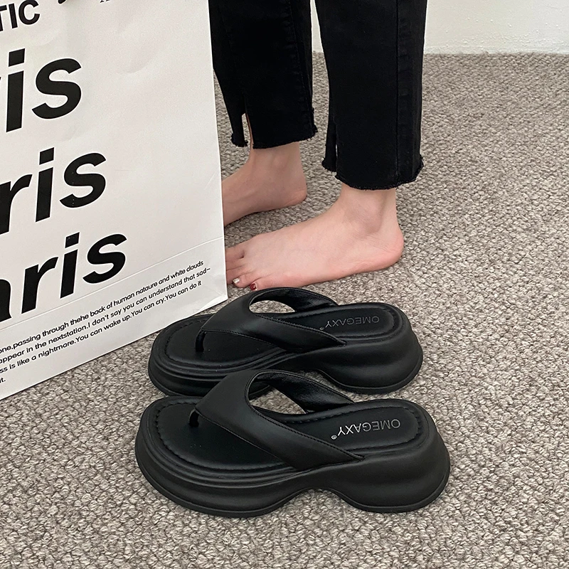 网红黑色防滑厚底人字拖鞋女夏季外穿2025新款超火百搭沙滩凉拖鞋