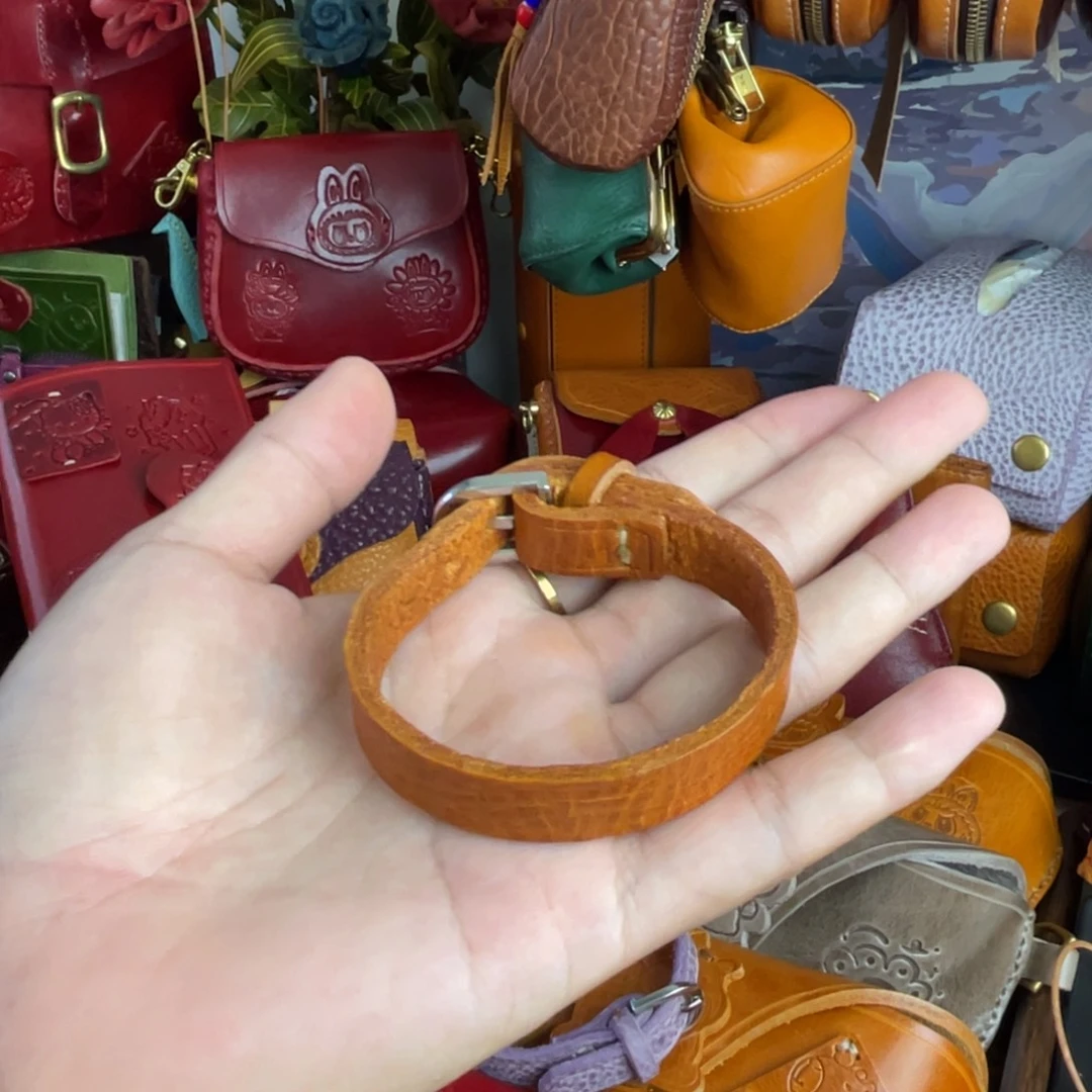 带子款钛合金钥匙扣头层牛皮新款