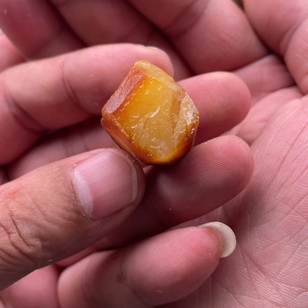 定制琥珀未镶嵌蜜蜡