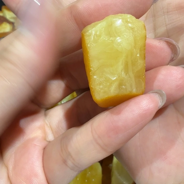 h***x定制琥珀未镶嵌蜜蜡
