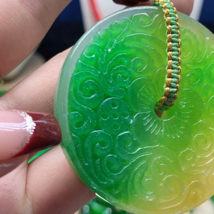 翡翠颈饰未镶嵌吊坠