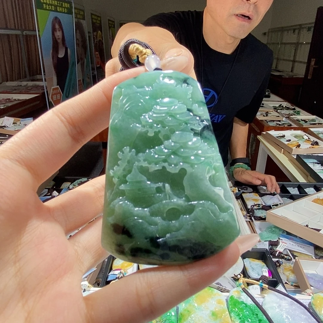 翡翠未镶嵌颈饰翡翠