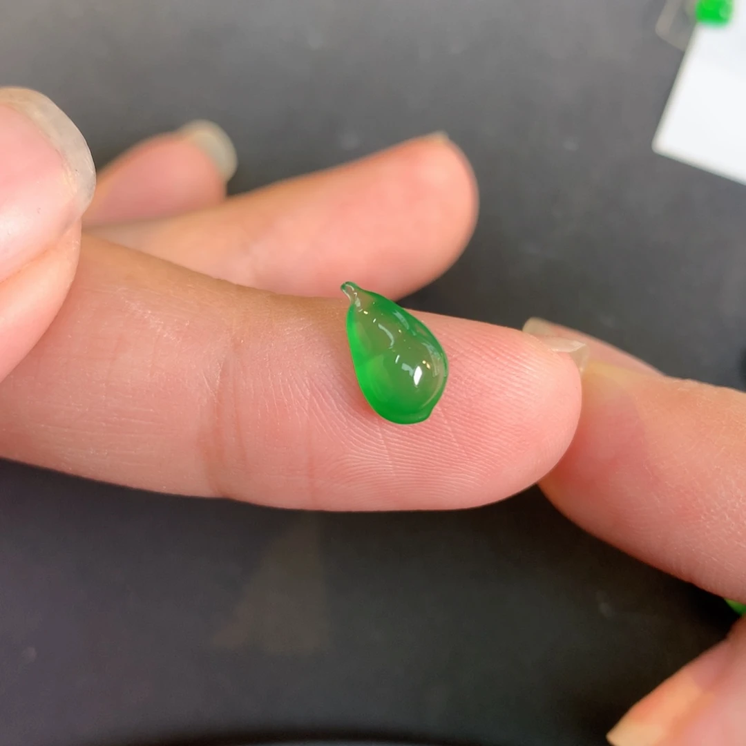 翡翠裸石10.04-5.75-3.8