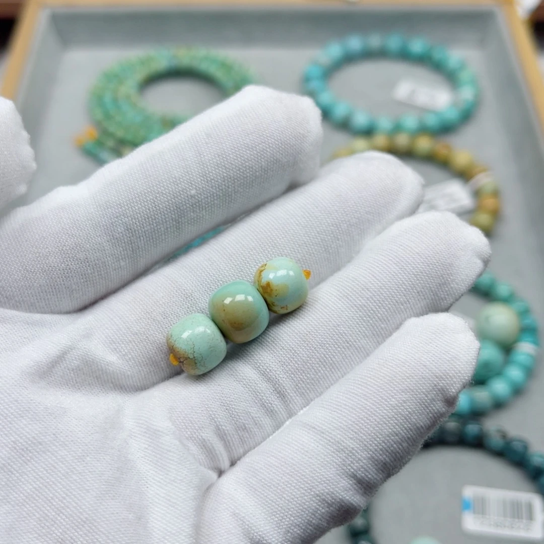 绿松石未镶嵌挂件