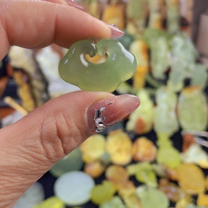 蛇纹石玉手把件未镶嵌