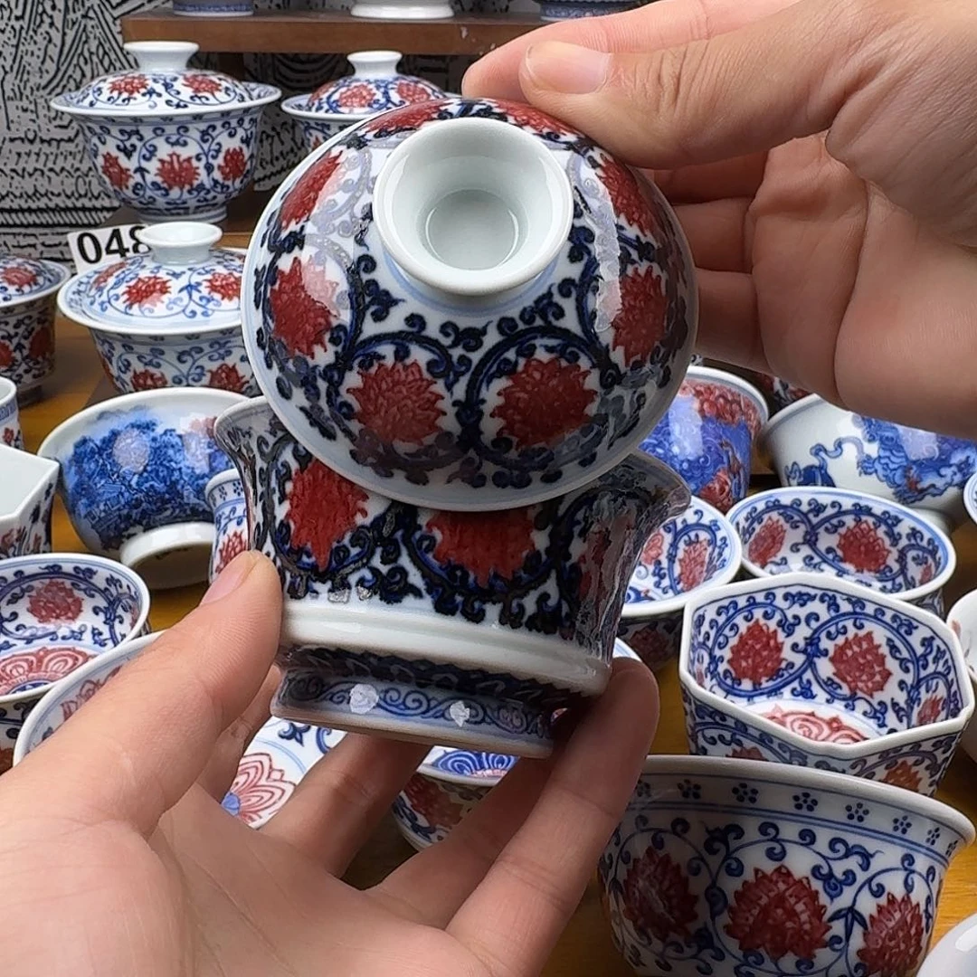 微瑕不合缝当代青花釉里红马蹄盖碗