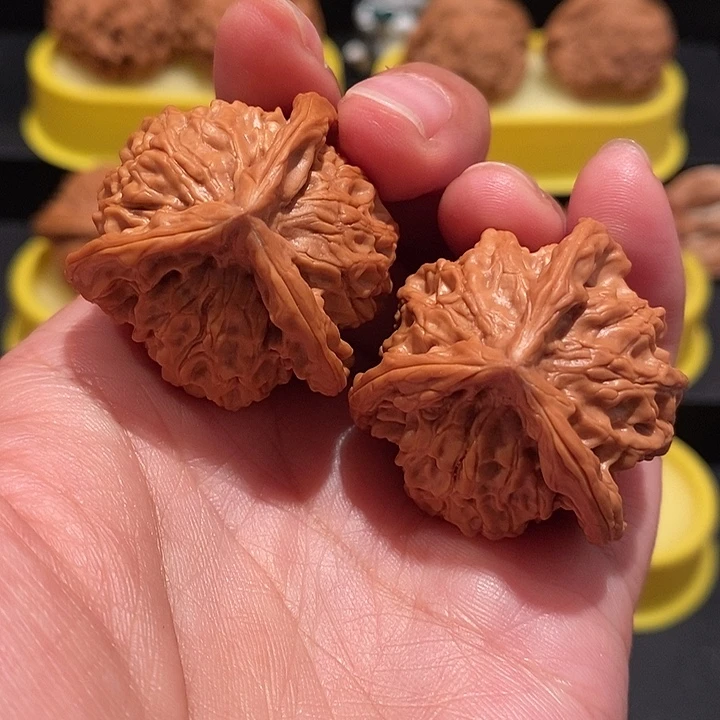 文玩核桃35尺盘山三棱