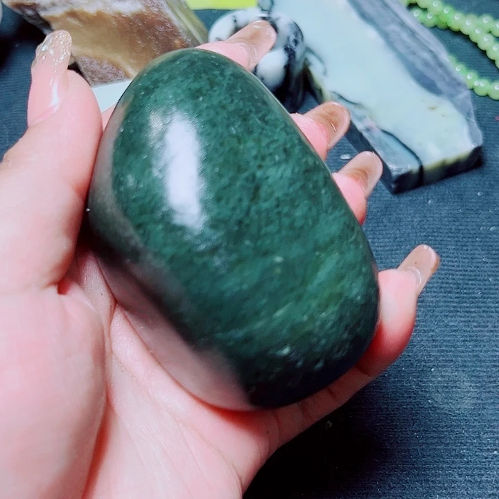 和田玉（糖玉）未镶嵌珠宝奇石