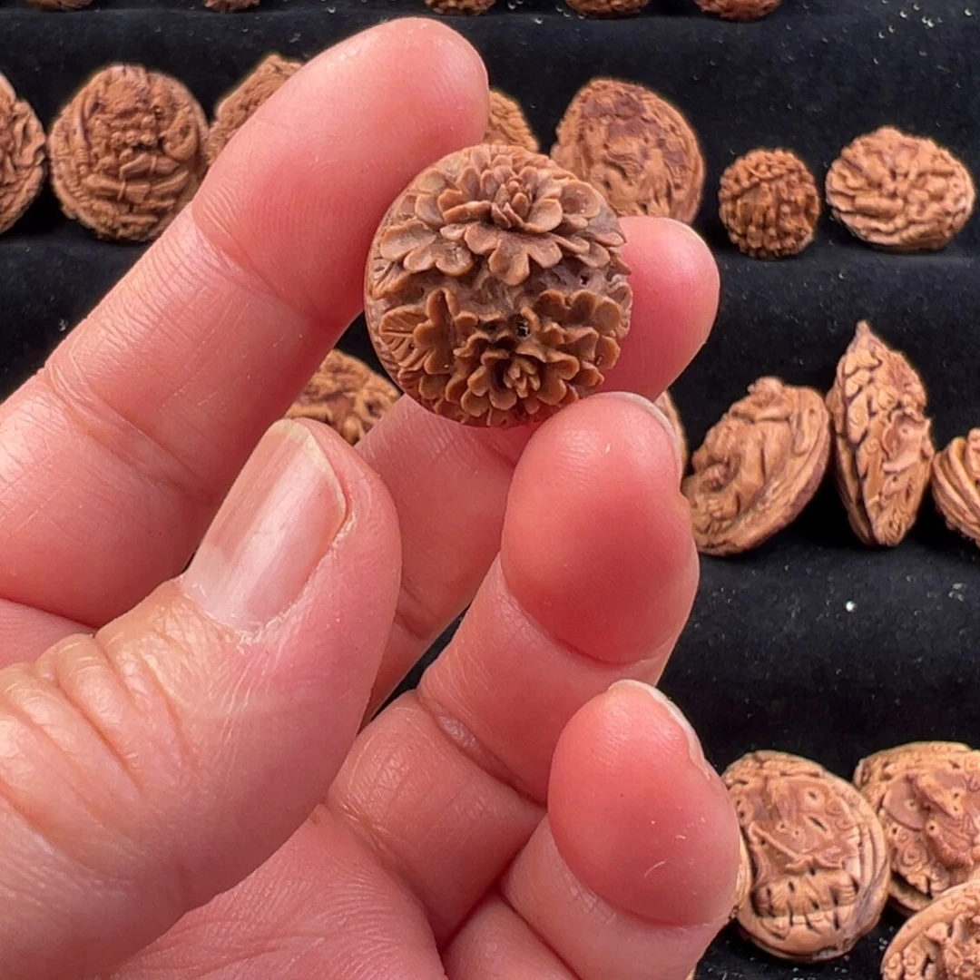 吊坠桃核桃核雕刻