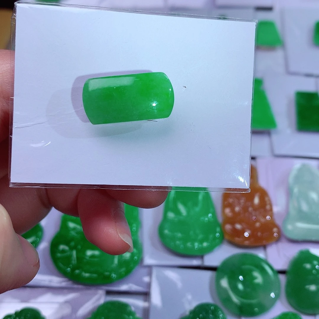 吊坠(赠链)未镶嵌翡翠天然翡翠