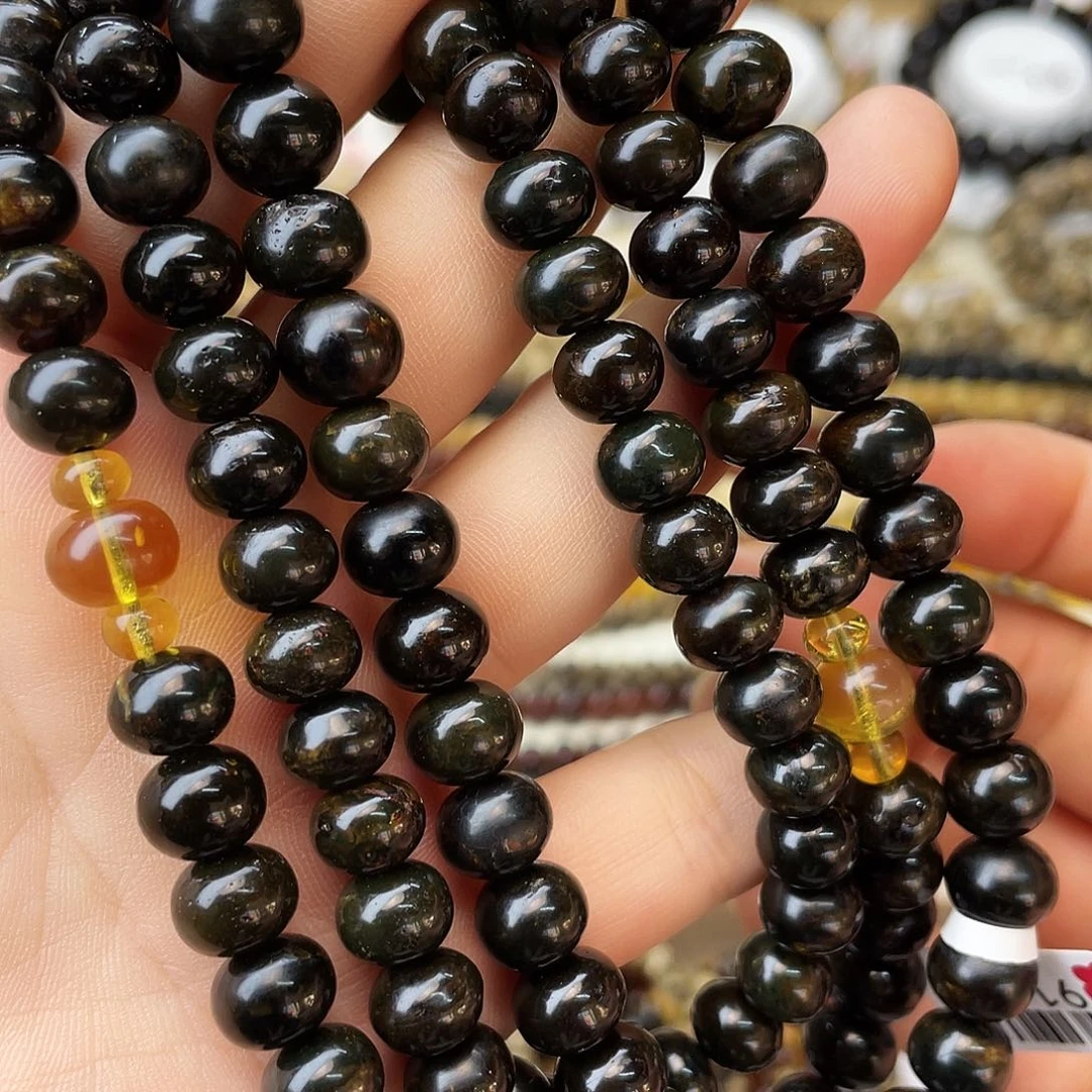 G***乖琥珀未镶嵌裸石九