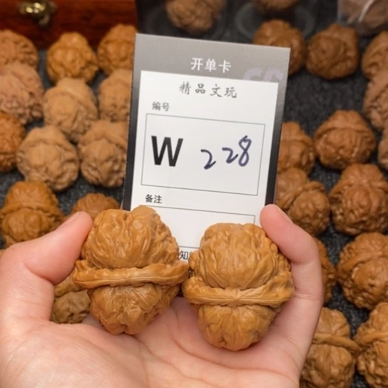 吊坠桃核我是第一百38