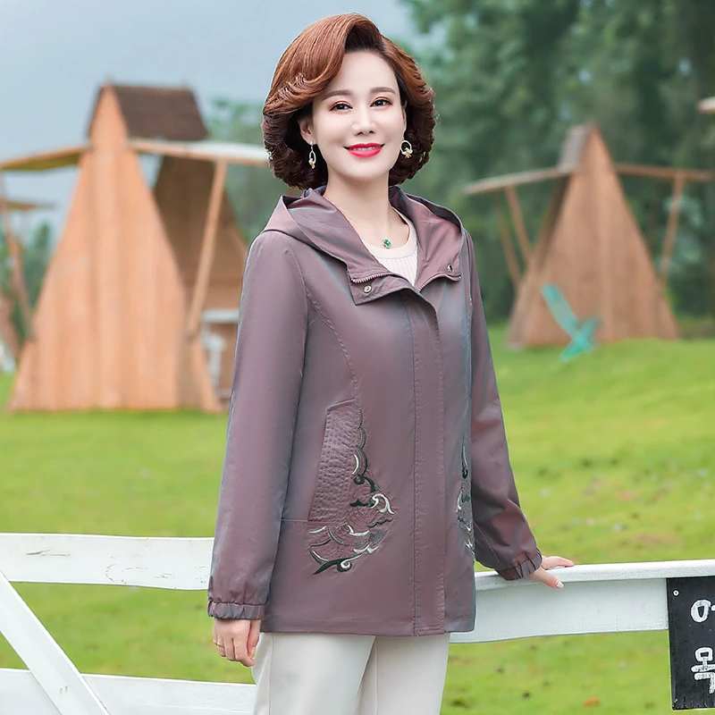 妈妈春装短款风衣外套2025新款中老年春秋薄款休闲洋气夹克上衣服