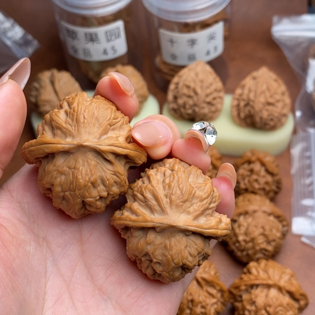 空***空把件文玩核桃野狼301