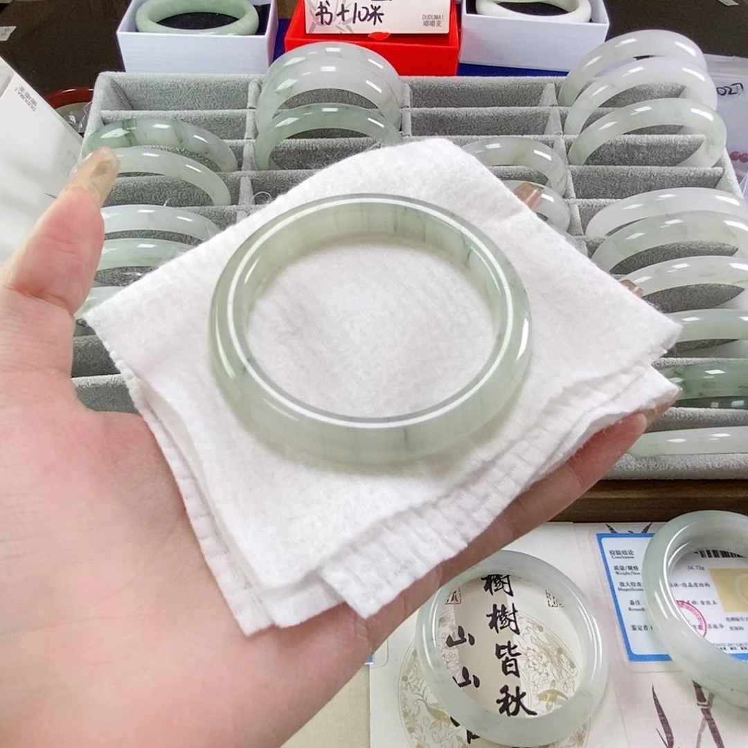 石英质玉手镯未镶嵌好*鱼A021