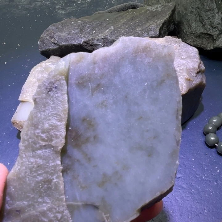 和田玉未镶嵌珠宝半成品