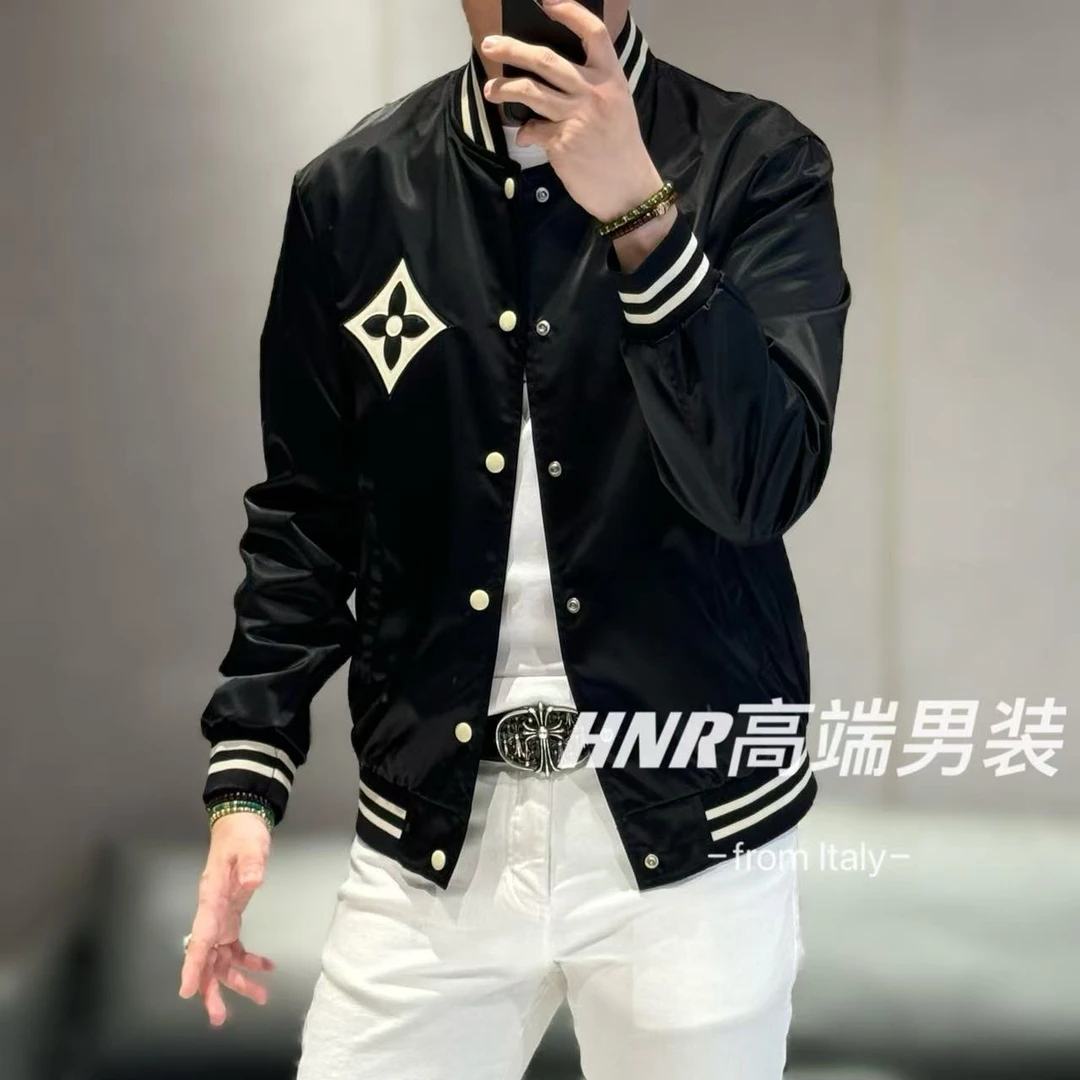 珠光质感面料立体皮质胸标纽扣设计棒球服春款夹克外套8598