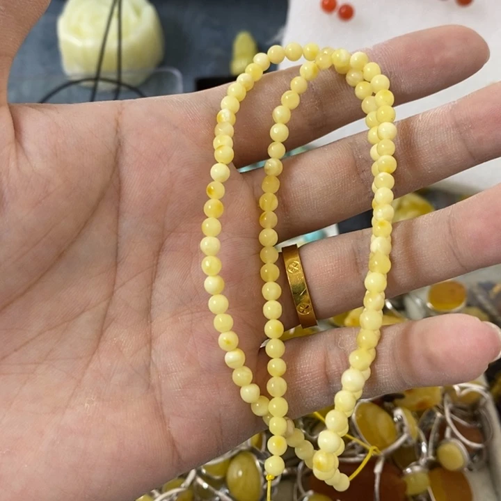 蜜蜡裸石未镶嵌串