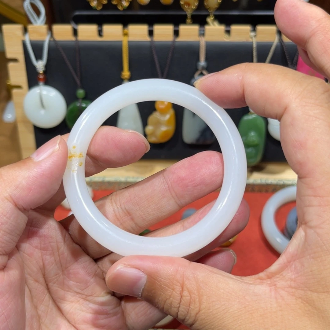 和田玉手镯未镶嵌54.55