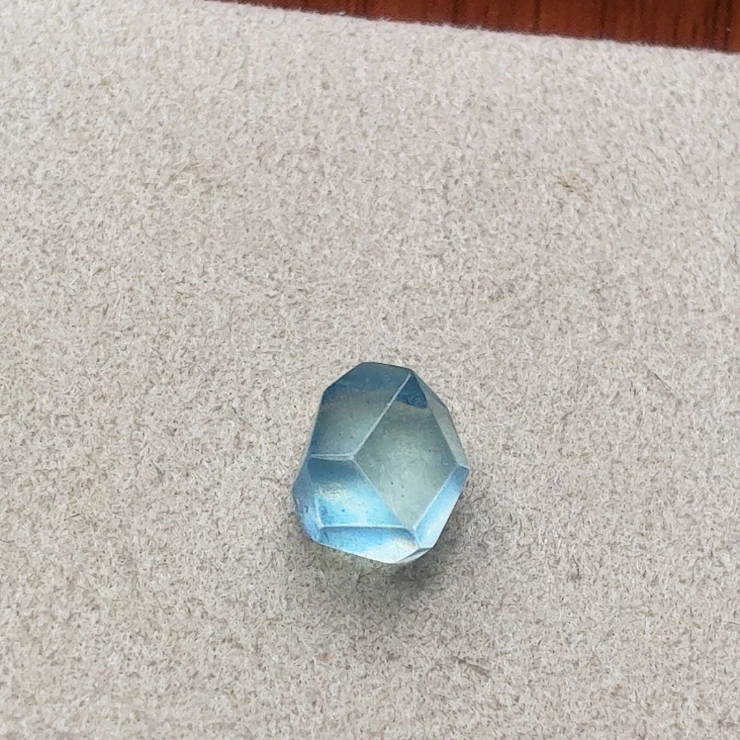 未镶嵌水晶颈饰打孔定制不退换海蓝宝