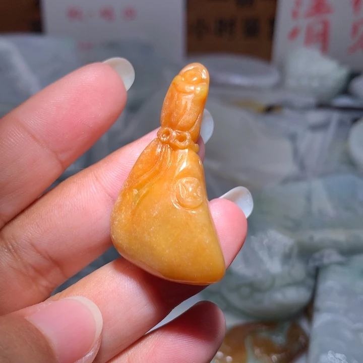 翡翠未镶嵌颈饰保真天然A货翡翠