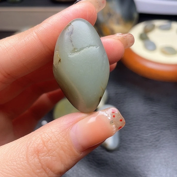 和田玉颈饰未镶嵌4