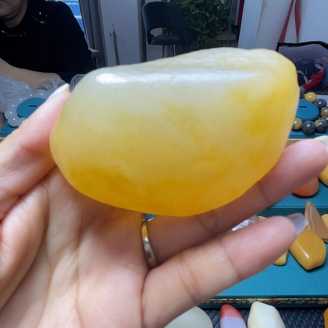 石英质玉（金丝玉）未镶嵌珠宝奇石