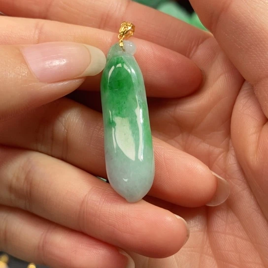 颈饰未镶嵌翡翠吊坠