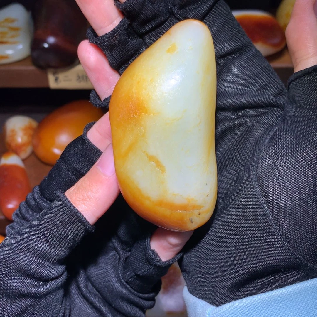 木***薯和田玉未镶嵌颈饰