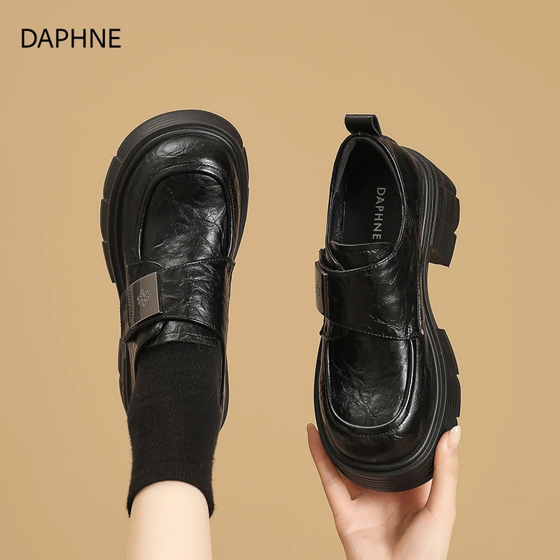 达芙妮黑色小皮鞋2025秋季新款学院风乐福鞋厚底增高百搭休闲女鞋