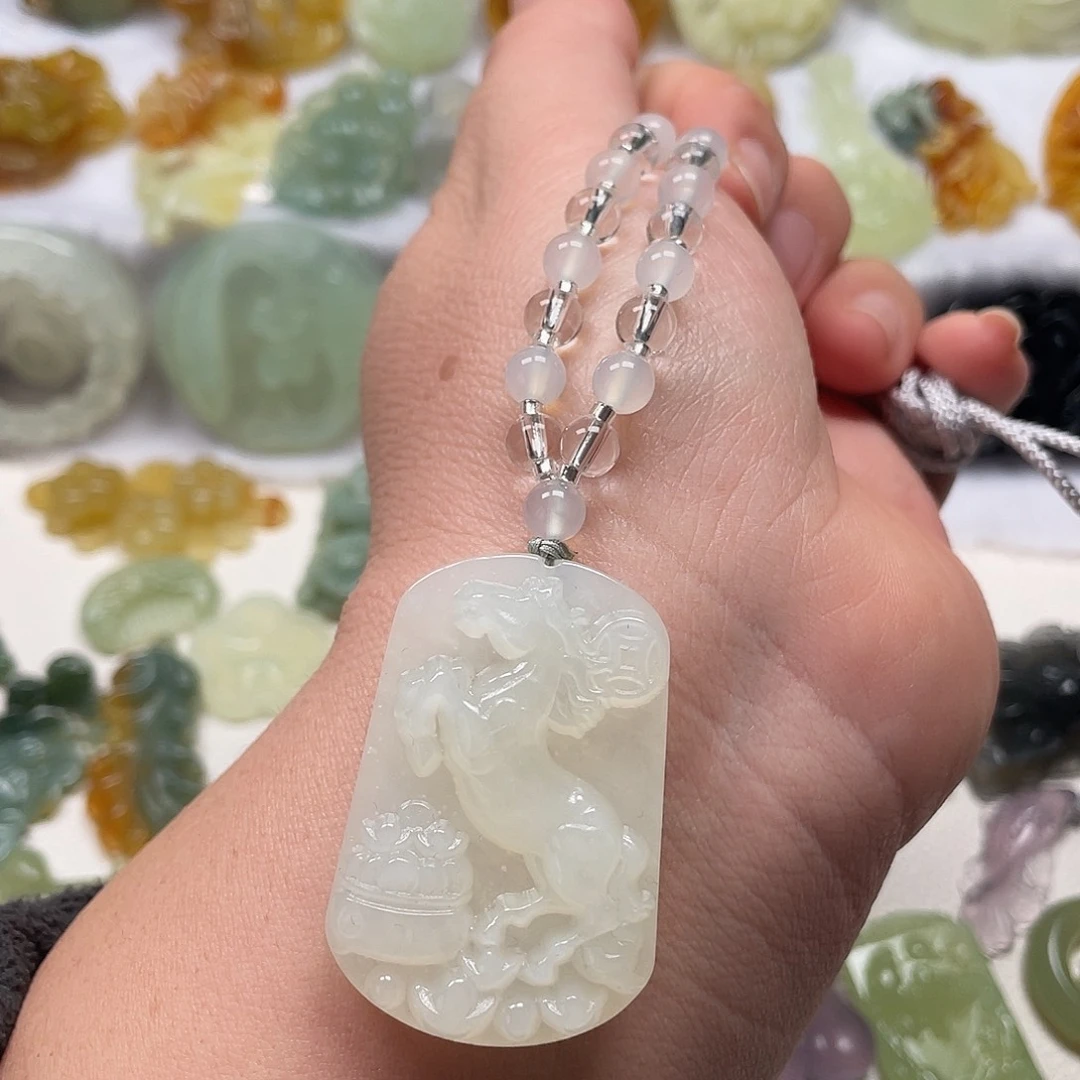 蛇纹石玉未镶嵌颈饰