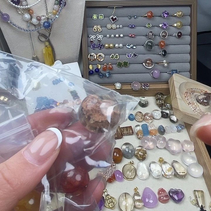 未镶嵌手链水晶?*?