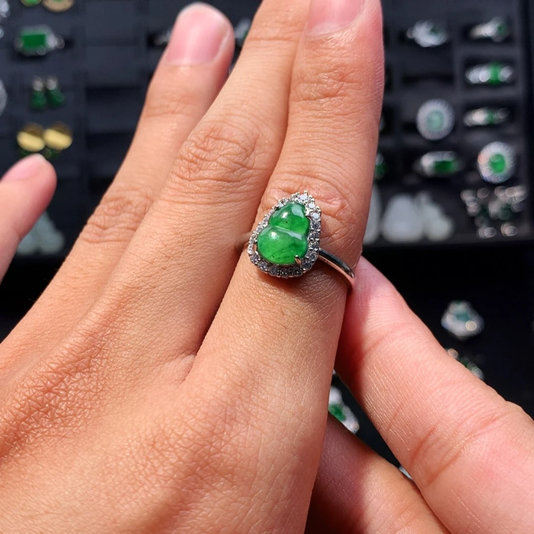 翡翠未镶嵌戒指戒指