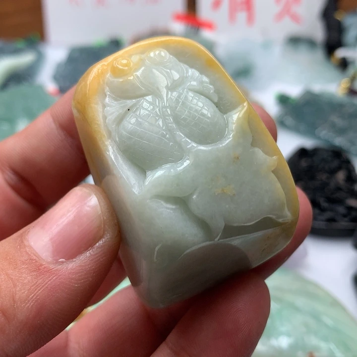 翡翠颈饰未镶嵌保真天然a货翡翠