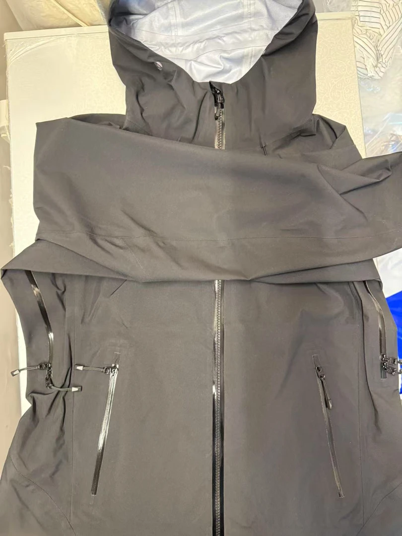 女款冲锋衣（黑绿ST款）